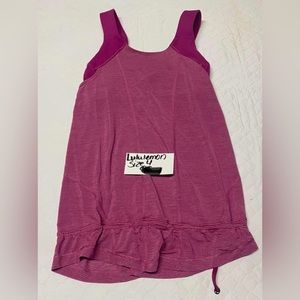 Lululemon size 4 fushia type color